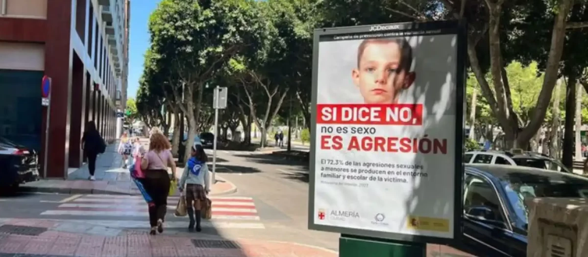 El polémico cartel de Almería