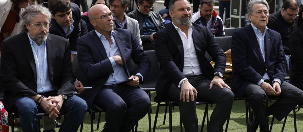 Santiago Abascal, junto a Juan Carlos Girauta, Jorge Buxadé y Hermann Tertsch