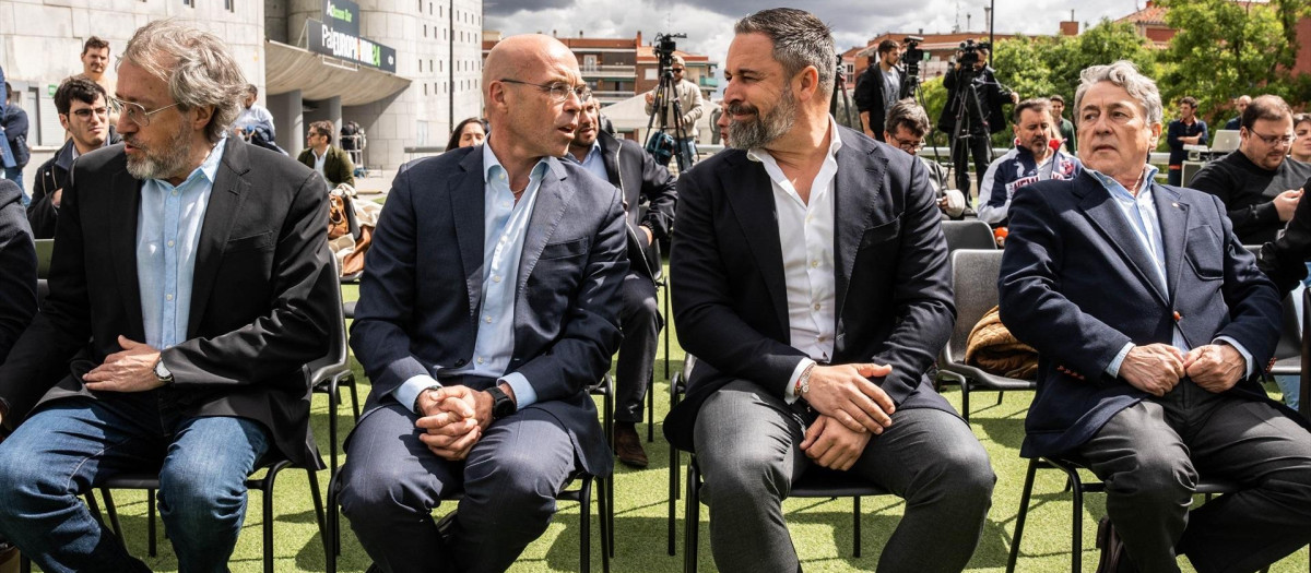 Santiago Abascal, junto a Jorge Buxadé, Hermann Tersch y Juan Carlos Girauta
