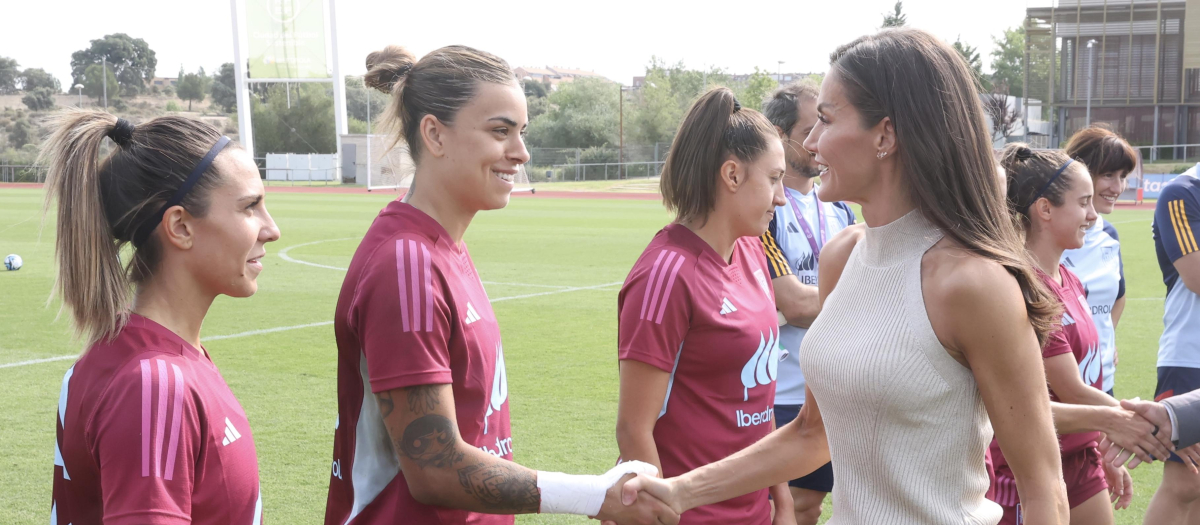 Spanish Queen Letizia Ortiz and Misa Rodriguez during her visit to the players of the Women's Soccer Team at the Ciudad ddel Futbol in Las Rozas in Madrid. Tuesday June 27, 2023