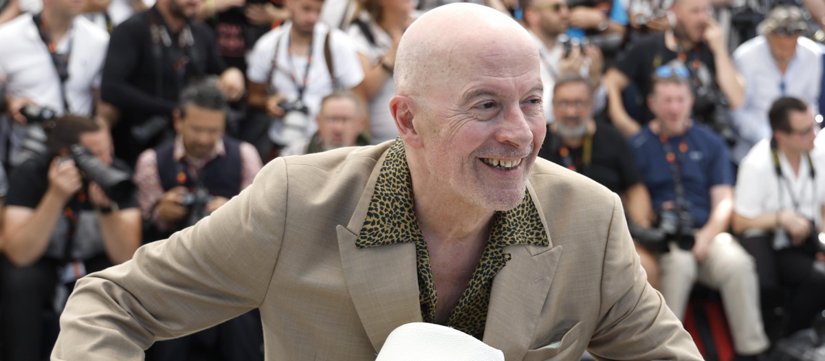 Cannes (France), 19/05/2024.- Director Jacques Audiard attends the photocall for 'Emilia Perez' during the 77th annual Cannes Film Festival, in Cannes, France, 19 May 2024. The film festival runs from 14 to 25 May 2024. (Cine, Francia) EFE/EPA/SEBASTIEN NOGIER
