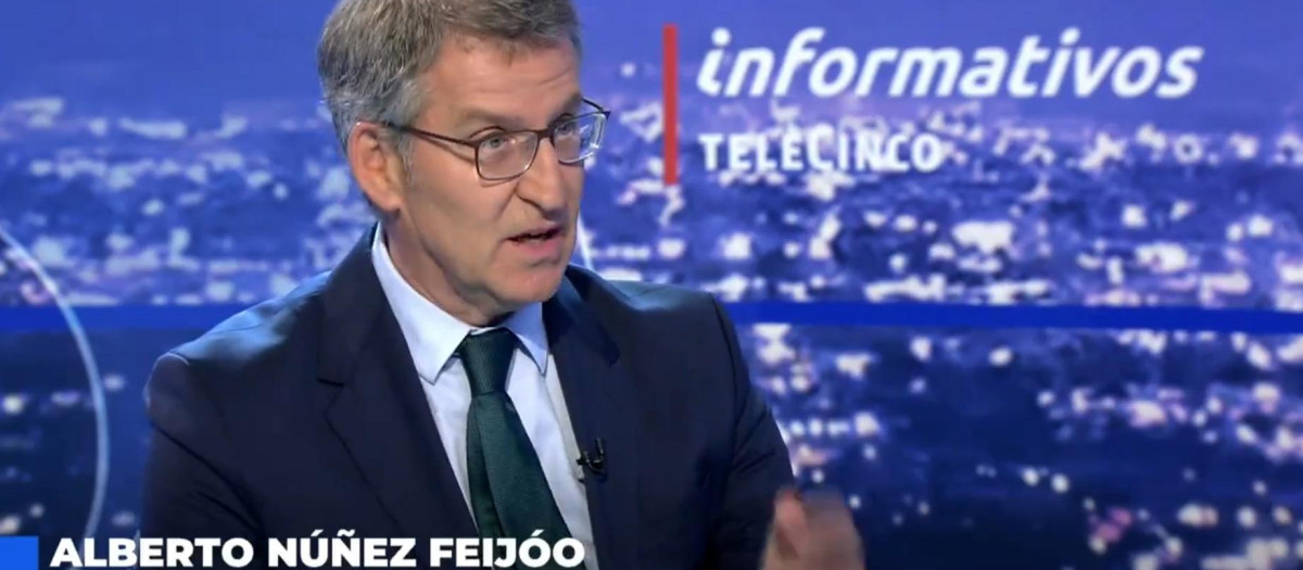 El líder del PP durante su entrevista en Telecinco