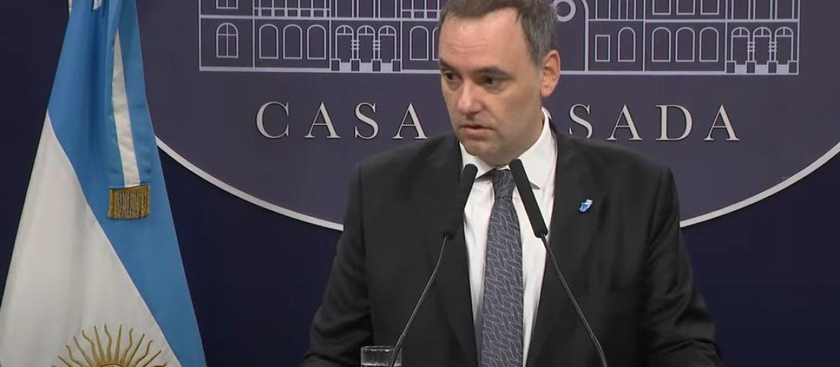 El portavoz del gobierno argentino Manuel Adorni