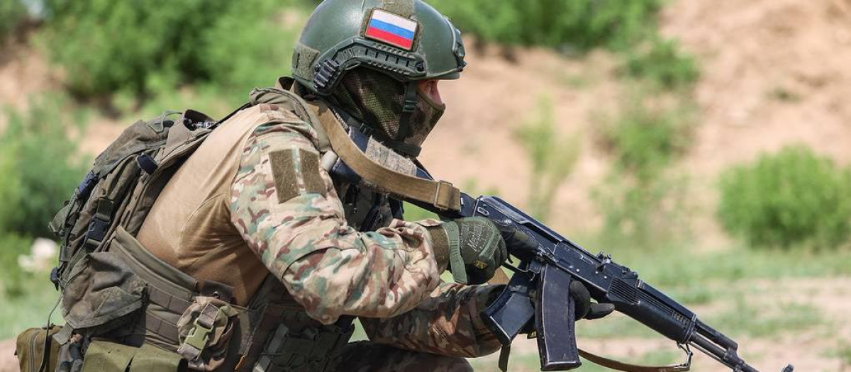 Soldado ruso en un lugar desconocido del frente de guerra en Ucrania