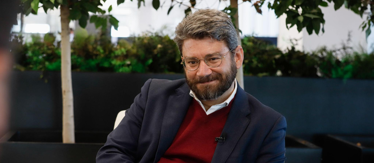 Alejandro Rodríguez de la Peña en la sede de El Debate