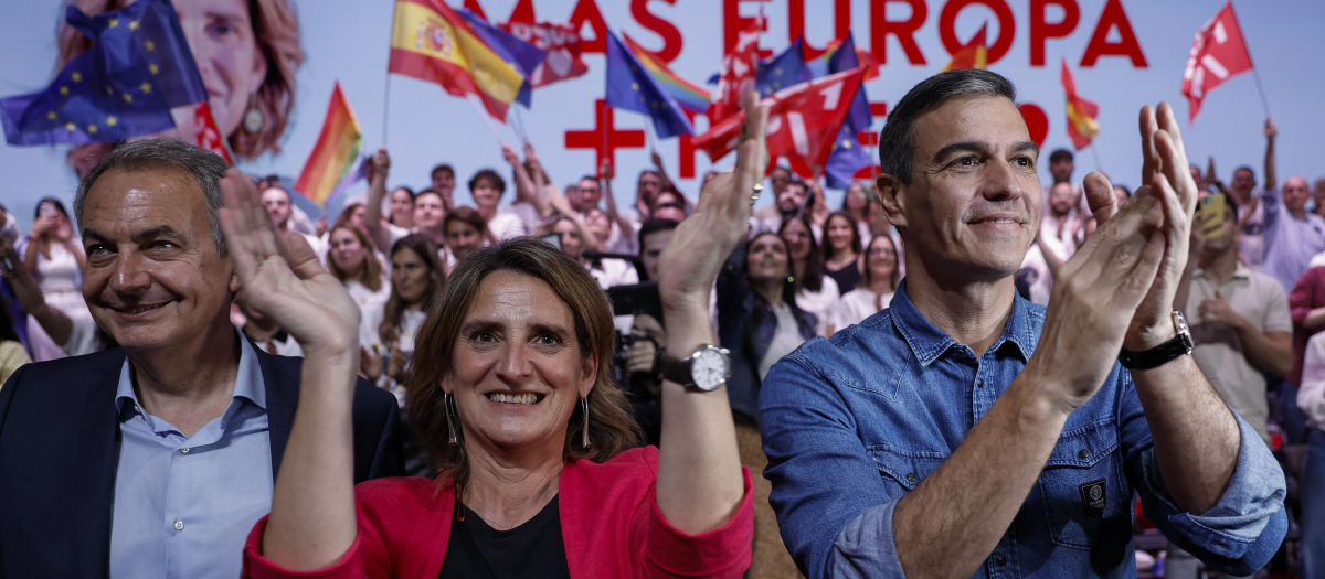 Teresa Ribera, flanqueada por Sánchez y Zapatero en el arranque de la campaña