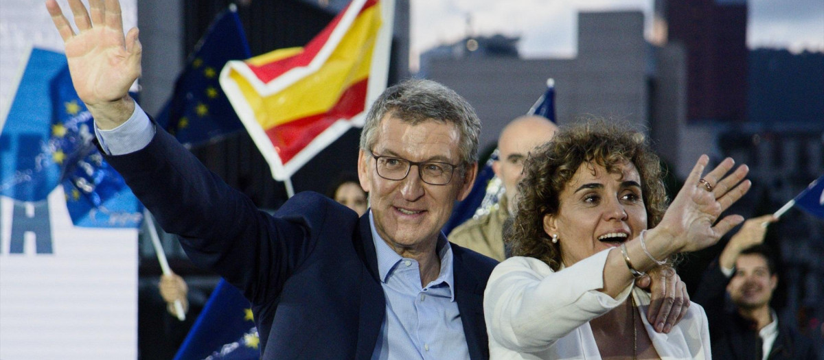 El presidente del PP, Alberto Núñez Feijóo y la candidata del PP a las elecciones europeas, Dolors Montserrat