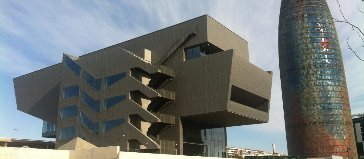 Vista exterior del Museu del Disseny de Barcelona