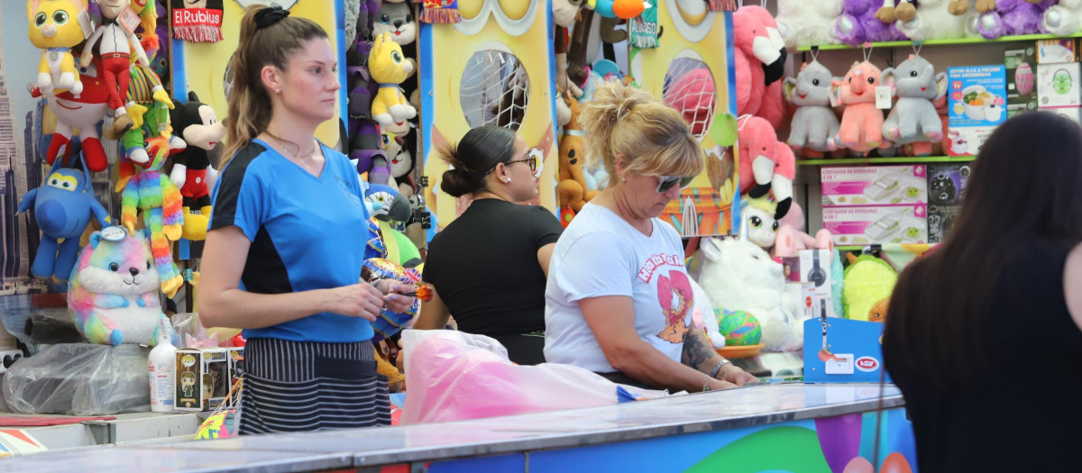 Trabajadores en la feria de Córdoba