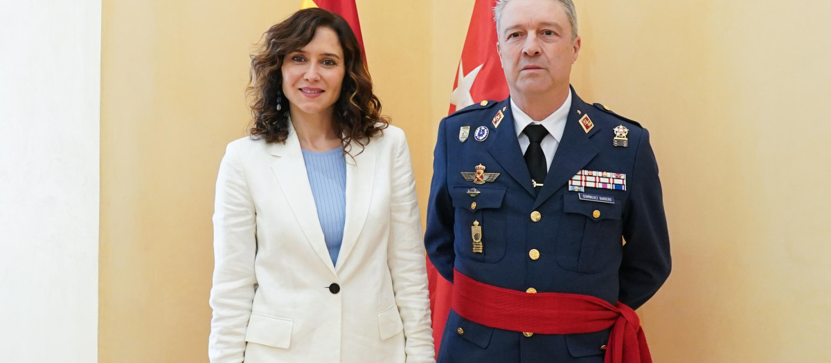 Ayuso con el jefe del Mando Aéreo General
