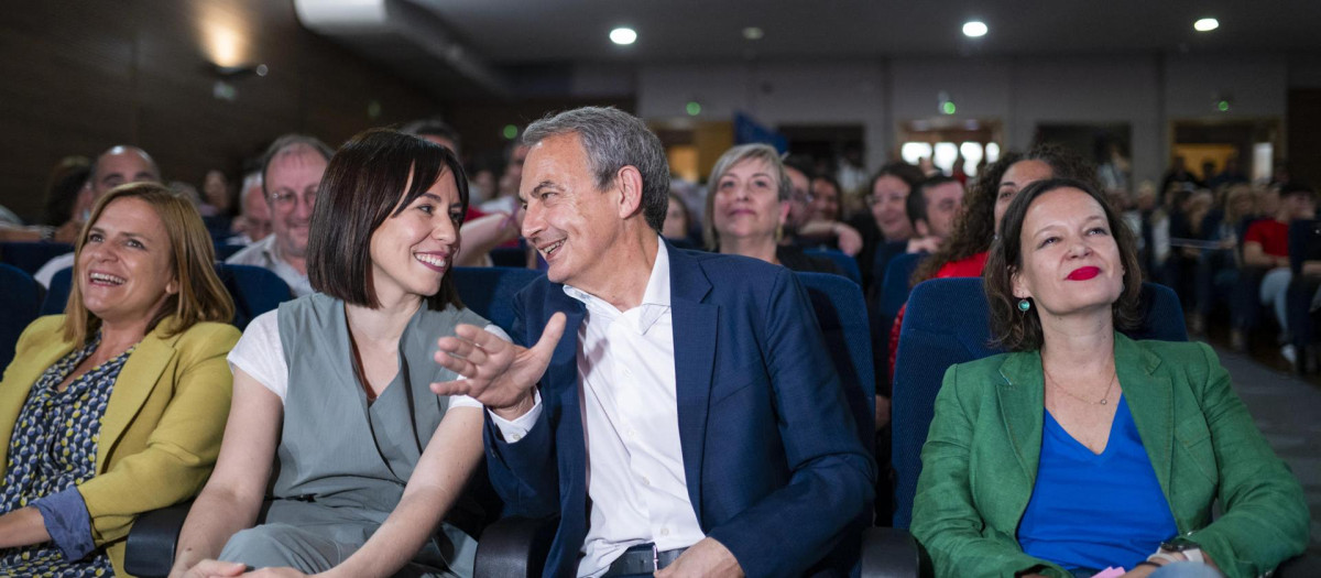 GRAFCVA790. LA VALL D'UIXÓ (CASTELLÓN), 27/05/2024.- El expresidente del Gobierno José Luis Rodríguez Zapatero, la secretaria general del PSPV-PSOE y ministra de Ciencia y Universidades, Diana Morant, la candidata Leire Pajín (d), y la delegada del Gobierno, Pilar Bernabé (i), durante el acto de la campaña electoral del PSOE para los comicios europeos del 9 de junio celebrado este lunes. EFE/Andreu Esteban