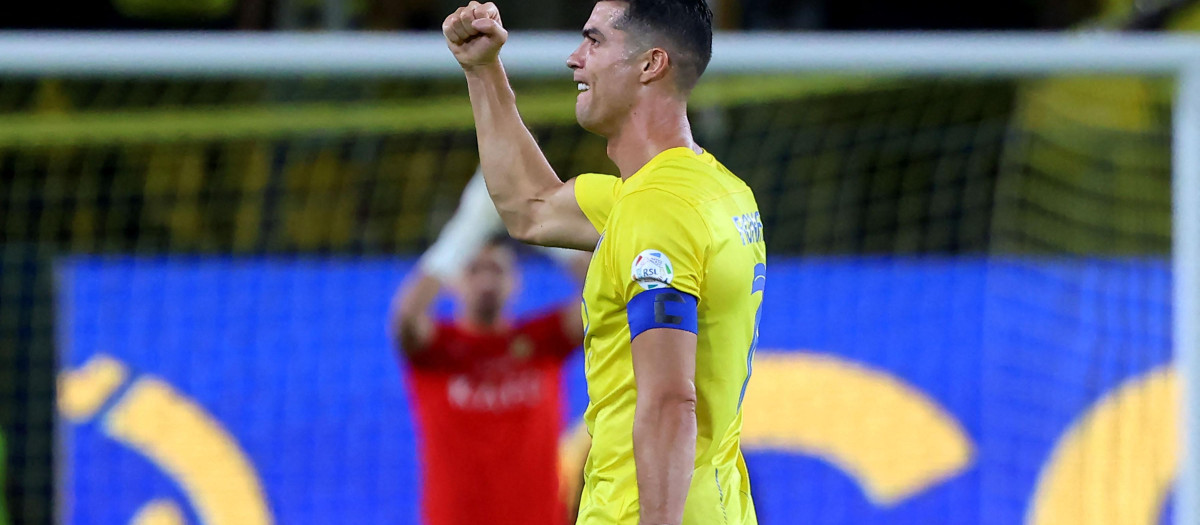 Cristiano Ronaldo Marcó un doblete al Al-Ittihad de Benzema