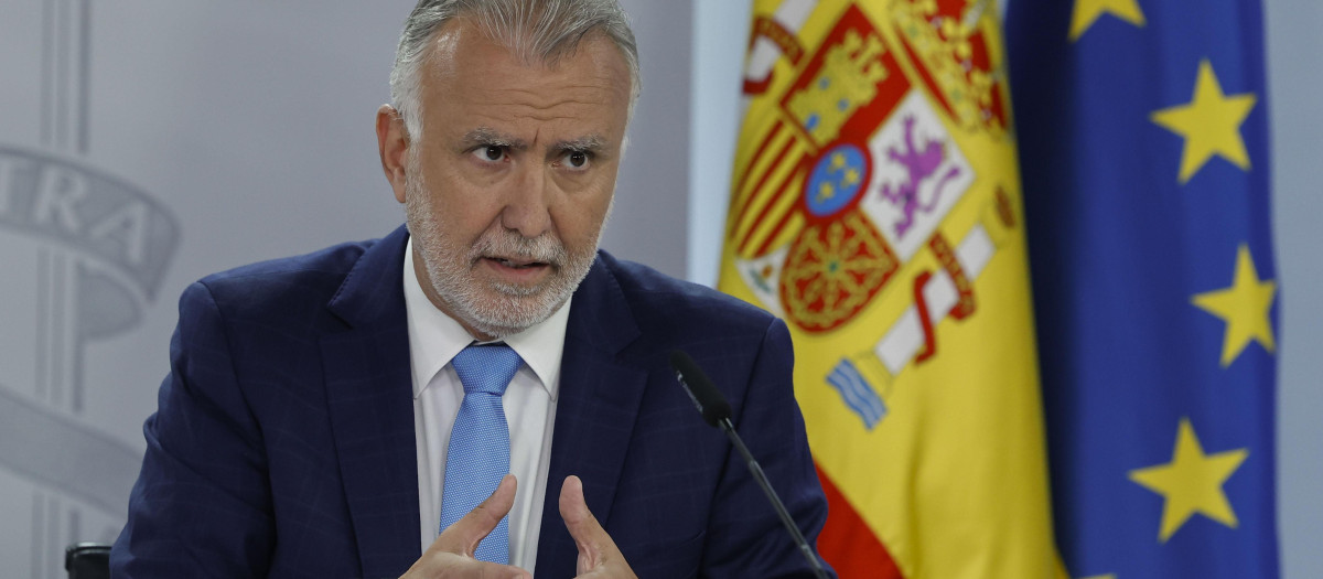 El ministro de Política Territorial y Memoria Democrática, Ángel Víctor Torres