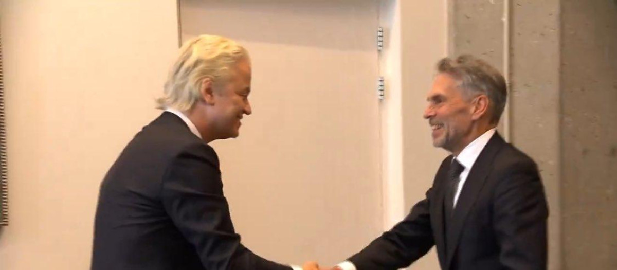 Dick Schoof junto a Geert Wilders
