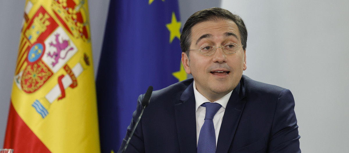 El ministro de Exteriores, José Manuel Albares, durante la rueda de prensa en la Moncloa