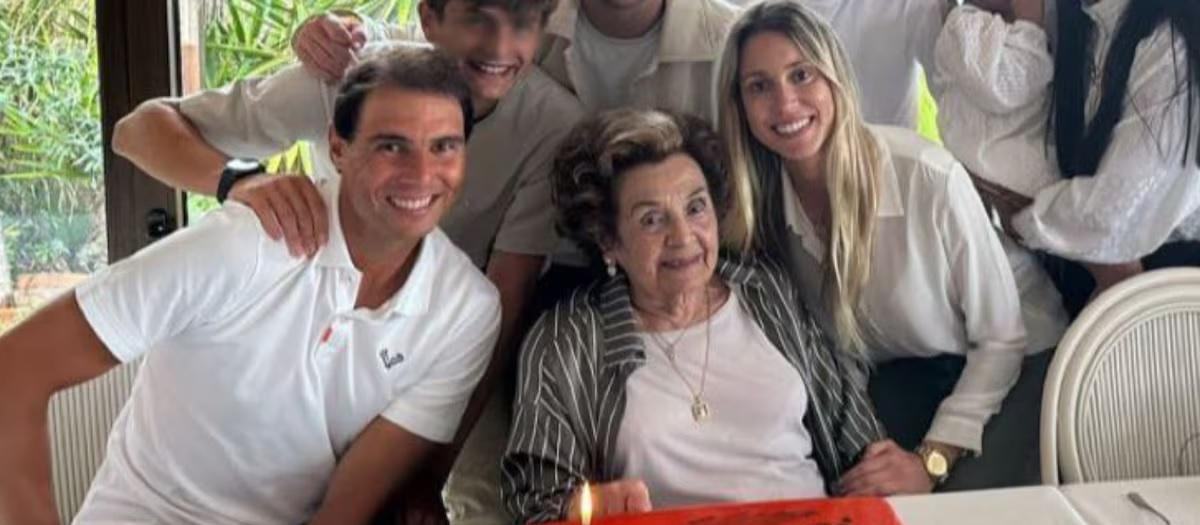 La lección de Bel, la abuela de 93 años de Nadal, en la grada de Roland ...