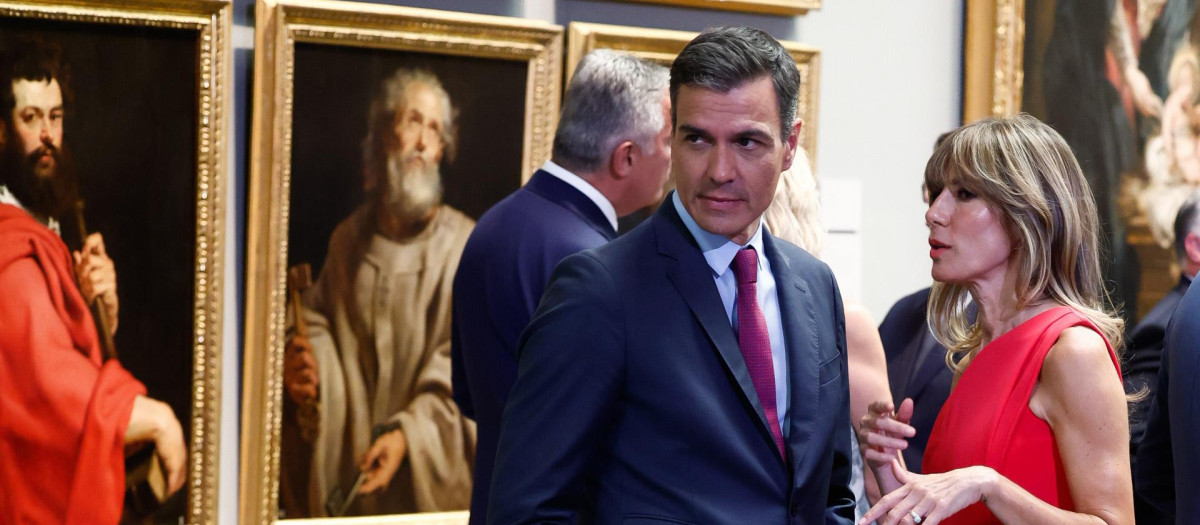 Pedro Sánchez y Begoña Gómez en el Museo del Prado en junio de 2022