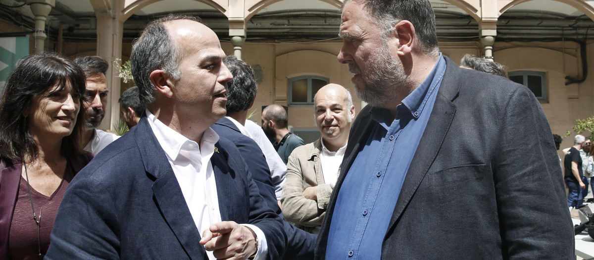 Oriol Junqueras, de ERC, y Jordi Turull, de Junts, este viernes en Barcelona