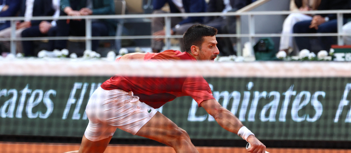 Novak Djokovic durante su partido contra Francisco Cerundolo