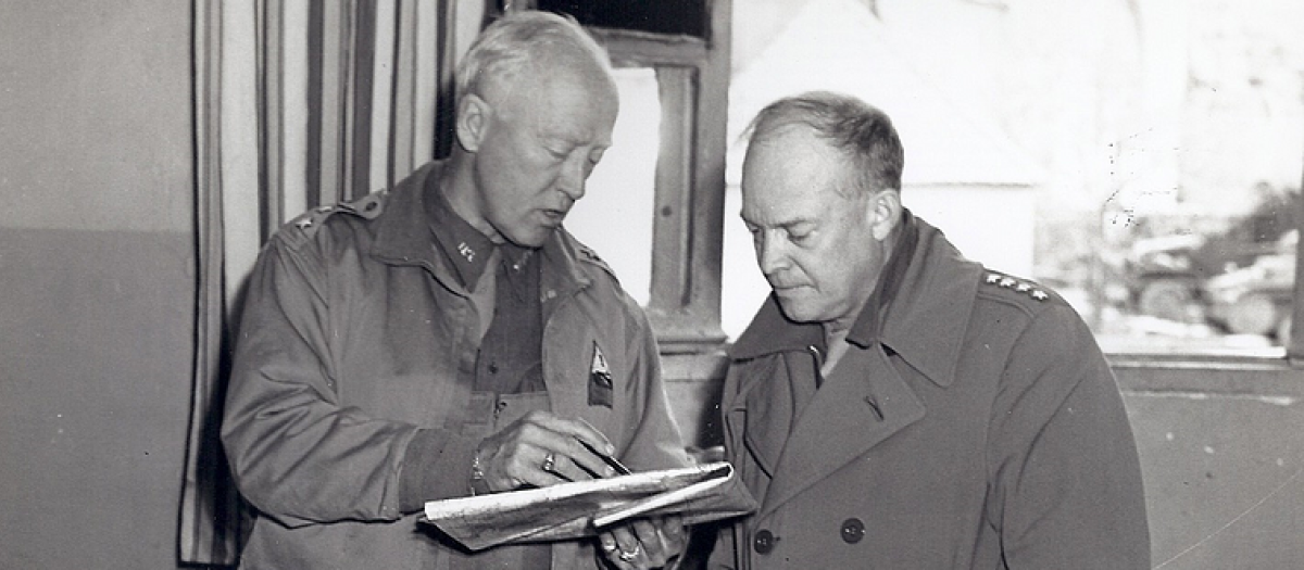 El general Patton y Eisenhower en Tunisia, 1943