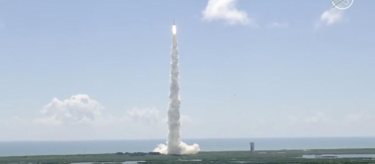 El cohete Atlas V de United Launch Alliance, con la nave Starliner, despega este miércoles desde Cabo Cañaveral (Florida)