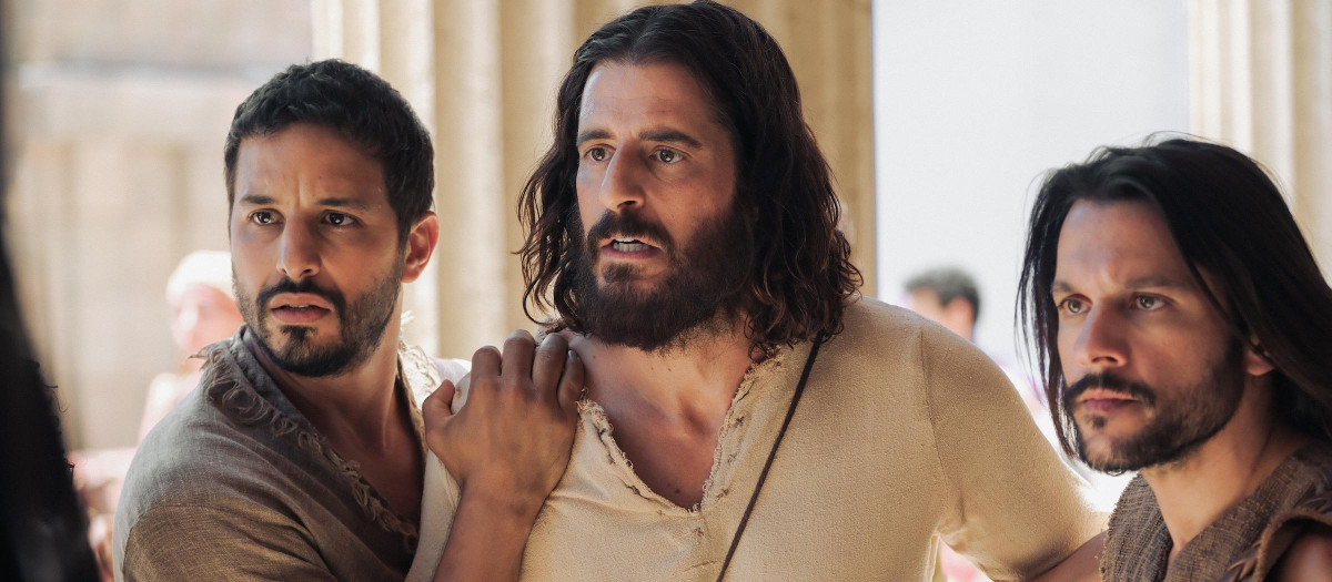 Simón el Zelote, Jesús y Pedro en la serie