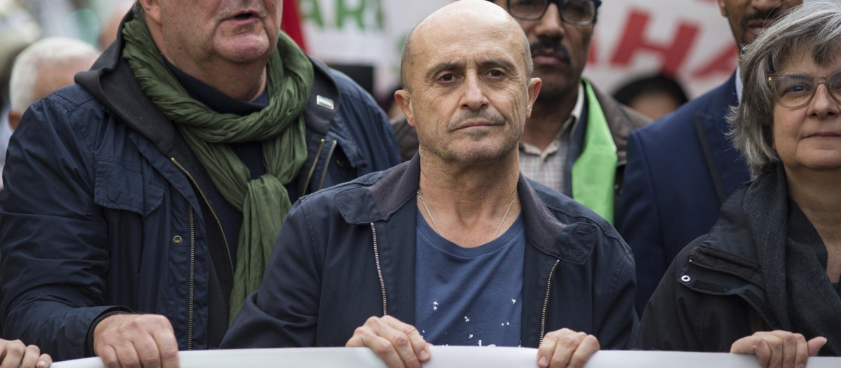 Pepe Viyuela en una manifestación