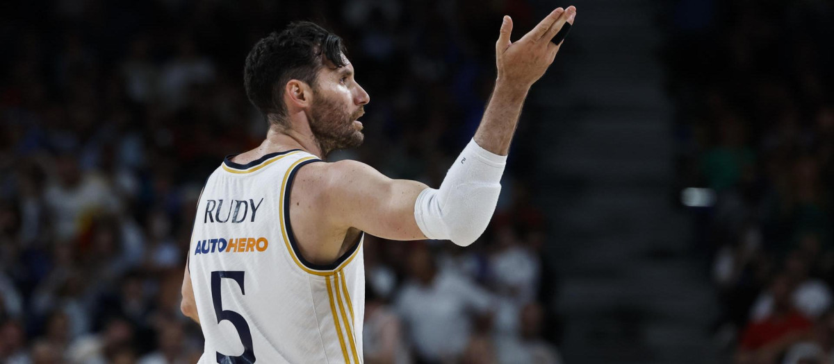 El alero del Real Madrid Rudy Fernández durante el segundo partido de las finales de Liga Endesa entre Real Madrid y UCAM Murcia