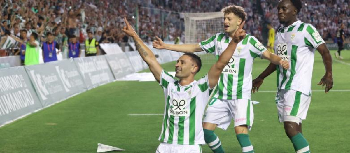 Kike Márquez celebra el 2-1 ante la Ponferradina