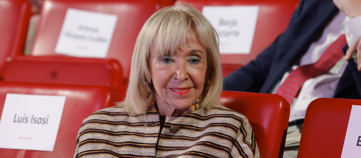 MADRID, 11/06/2024.- La consejera permanente del Consejo de Estado y fundadora y presidenta de la Fundación Mujeres por África, María Teresa Fernández de la Vega, participa en la convocatoria anual de los "Proyectos sociales de Banco Santander" este martes en Madrid. EFE/ Zipi