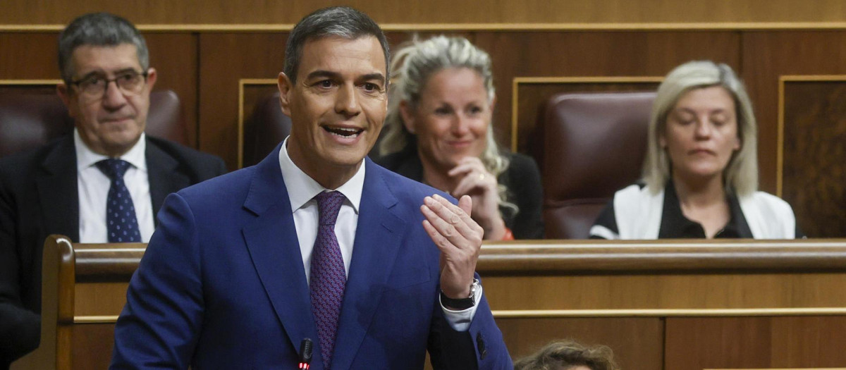 El presidente del Gobierno, Pedro Sánchez, durante su intervención en la sesión de control al Ejecutivo este miércoles en el Congreso