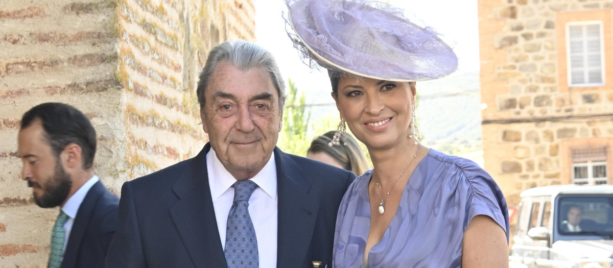 Elena Cue And Alberto Cortina during wedding of Ignacio del Pino Fernandez Fontecha and Pilar Montes Yebra in Retuerta de Bullaque (Ciudad Real) on Saturday, 23 September 2023.