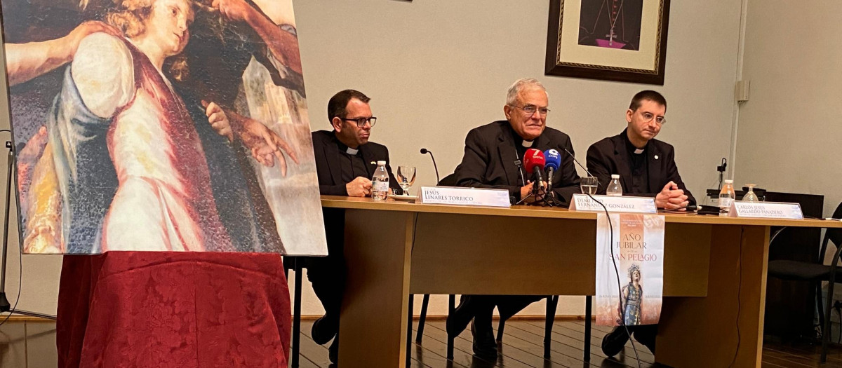 Jesús Linares, Demetrio Fernández y Carlos Gallardo, en la presentación del Año Jubilar de San Pelagio