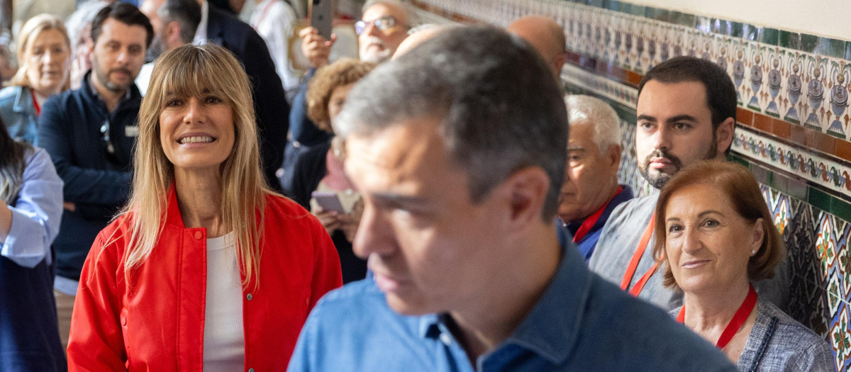 Begoña Gómez, a la espera de declarar ante el juez Juan Carlos Peinado