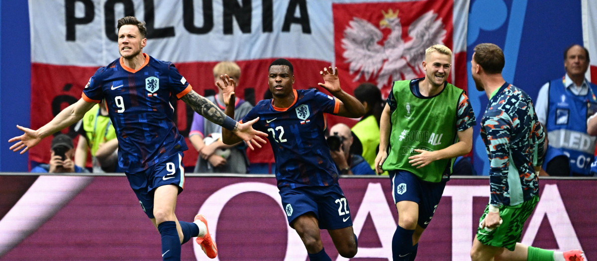 Wout Weghorst celebra el gol de la victoria de Países Bajos ante Polonia