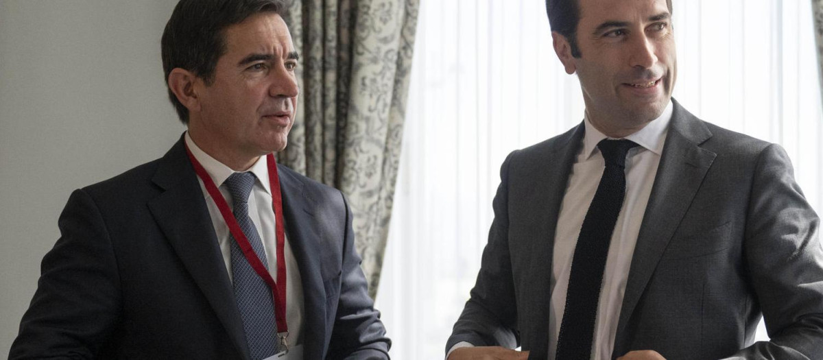 Carlos Torres (BBVA) y Carlos Cuerpo, este lunes en Santander