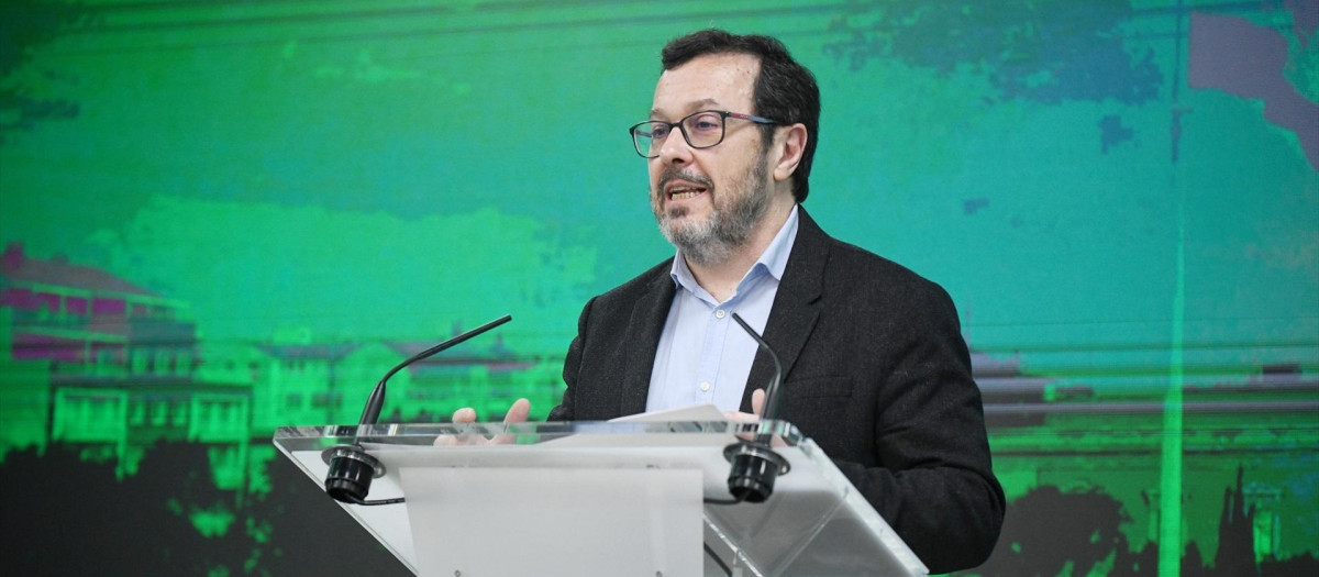 José Antonio Fúster, portavoz nacional de Vox, durante una rueda de prensa tras el CAP