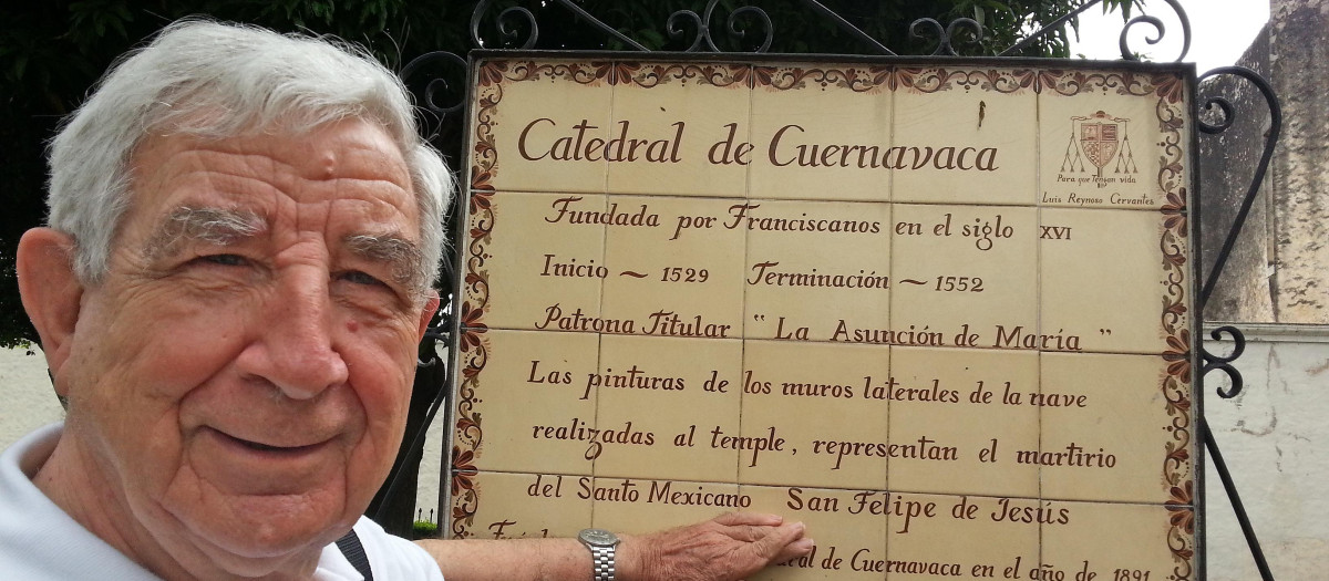Felipe Gómez, SJ, en uno de sus viajes a Cuernavaca (Méjico)