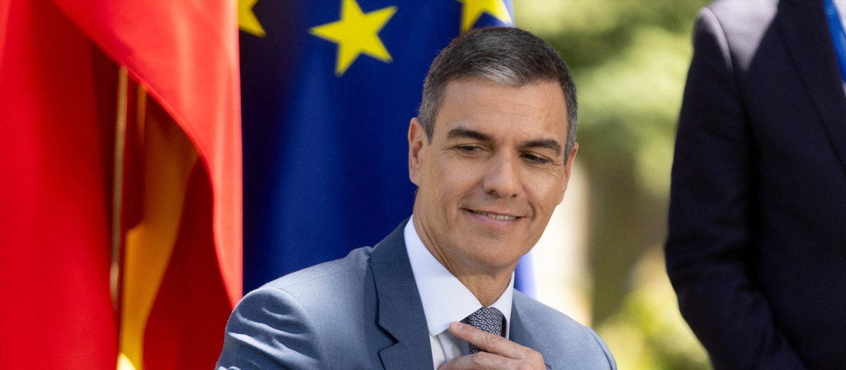 El presidente de Gobierno, Pedro Sánchez, durante la VIII RAN, en el complejo de la Moncloa, a 13 de junio de 2024, en Madrid (España). El presidente del Gobierno, Pedro Sánchez, recibe en Moncloa al presidente de Turquía, Recep Tayyip Erdogan, antes de que ambos presidan la VIII reunión de alto nivel España-Turquía (RAN). Con esta octava cumbre bilateral ambos mandatarios buscan reafirmar la asociación integral entre España y Francia y dar un nuevo impulso a las relaciones comerciales, en claro aumento en los últimos años. La cumbre va acompañada por un foro empresarial y una reunión de la industria de la defensa.
13 JUNIO 2024;REUNIÓN;RAN;TURQUÍA;ESPAÑA
Eduardo Parra / Europa Press
13/6/2024