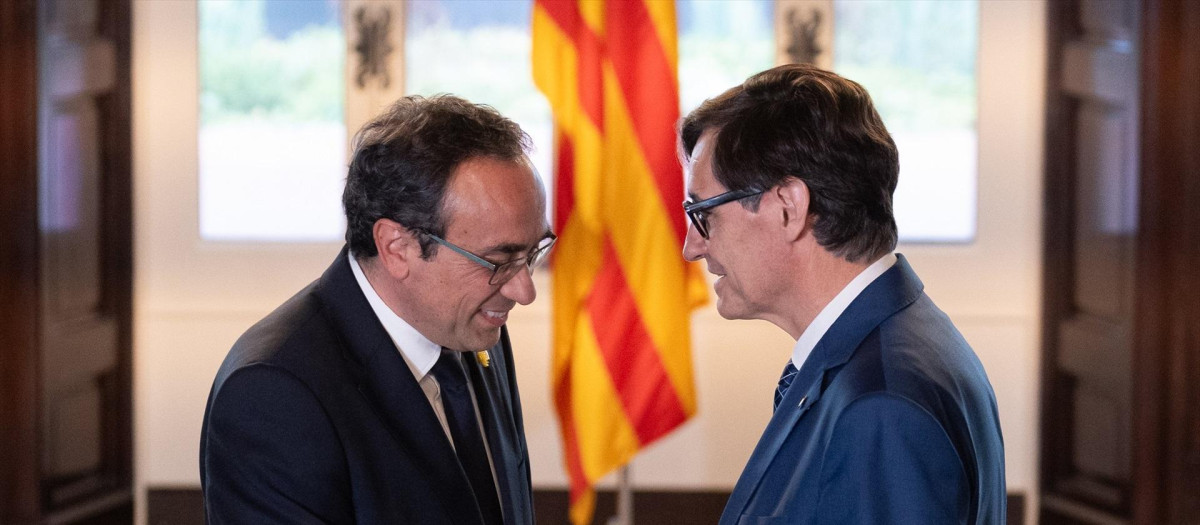 Josep Rull se reúne con Salvador Illa en el Parlament.