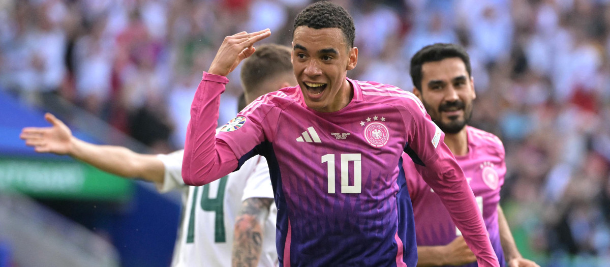 Musiala celebra el gol que adelantó a Alemania