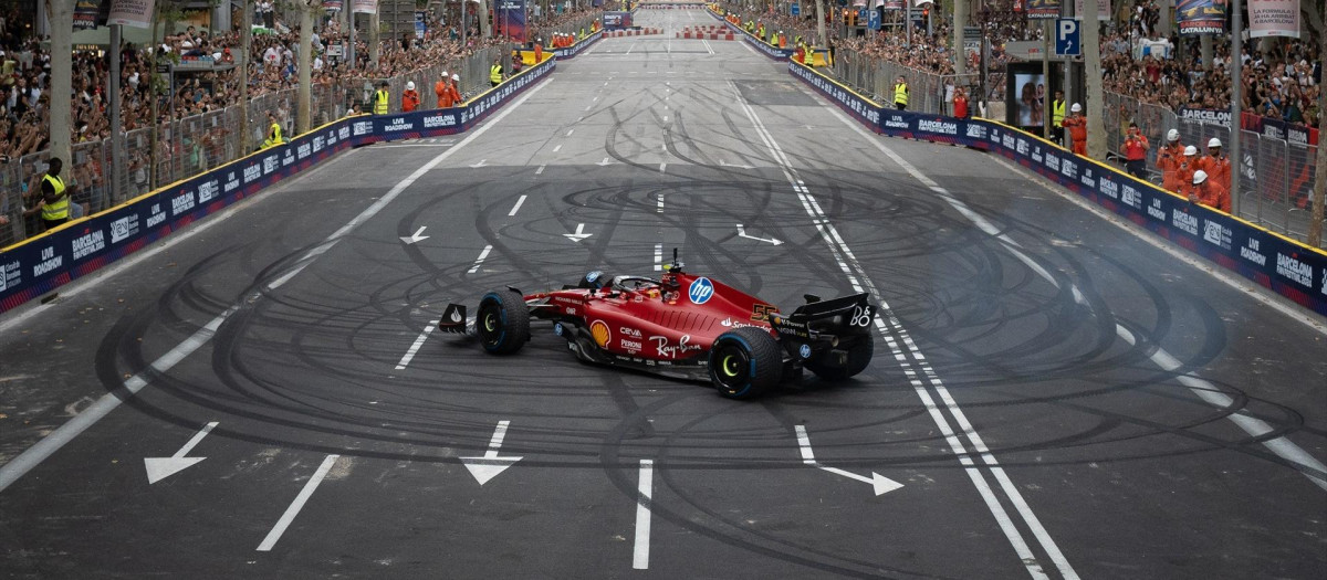 El piloto de F1 Carlos Sainz durante la celebración del Formula 1 Live Barcelona Road Show