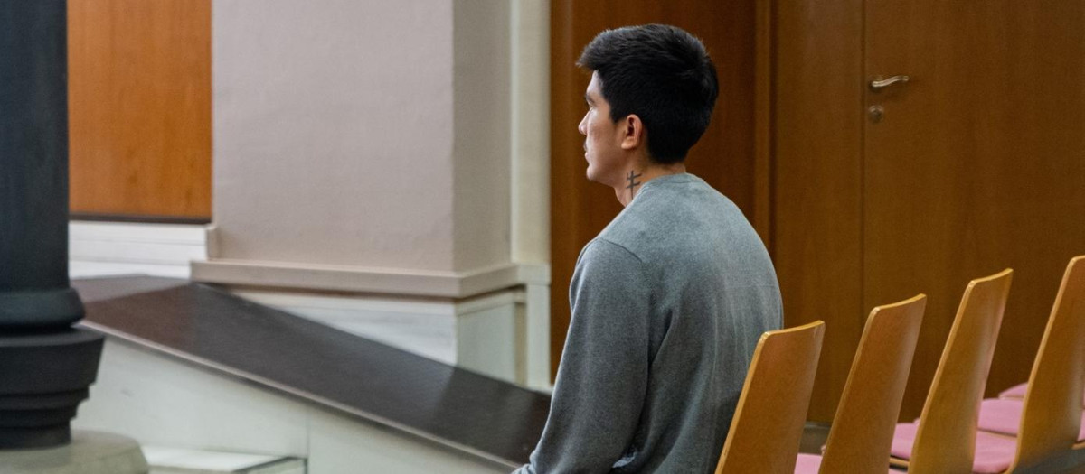 Brian Raimundo, el acusado de intento de asesinato y violación a una adolescente en Igualada, durante el juicio, en junio de 2024