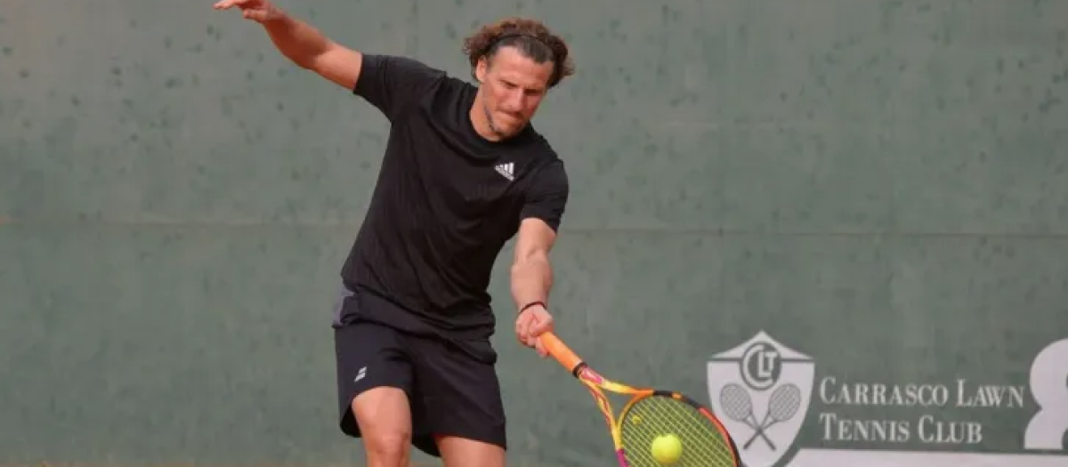 Forlán está jugando algunos torneos de tenis