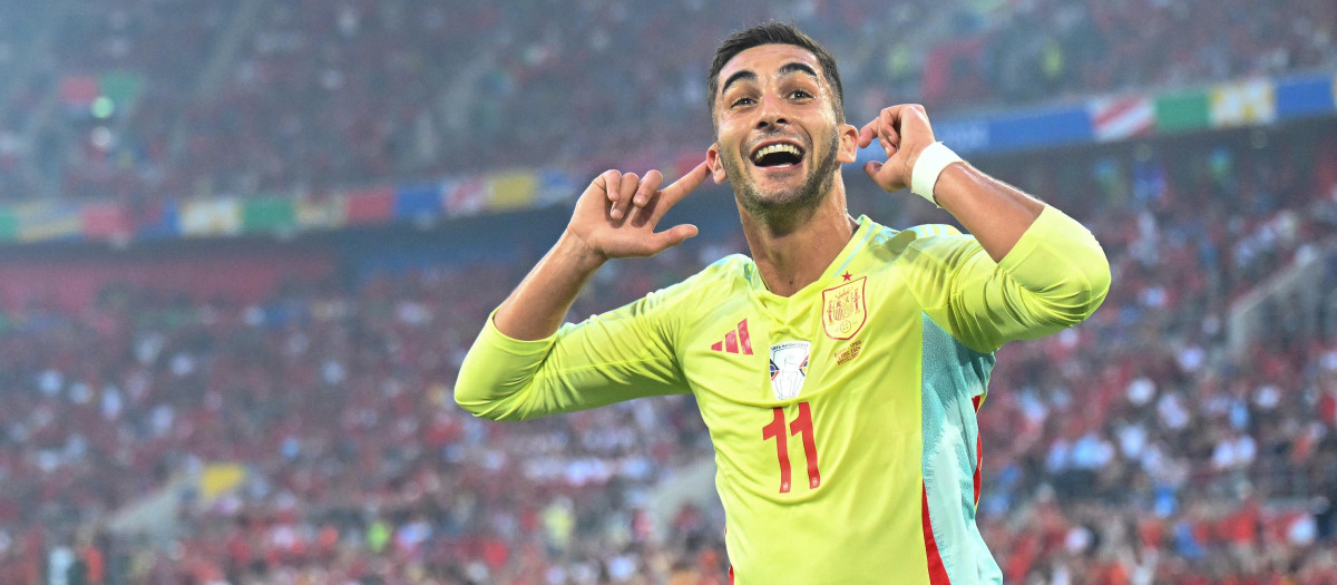 Ferrán Torres celebra el gol de España conseguido ante Albania