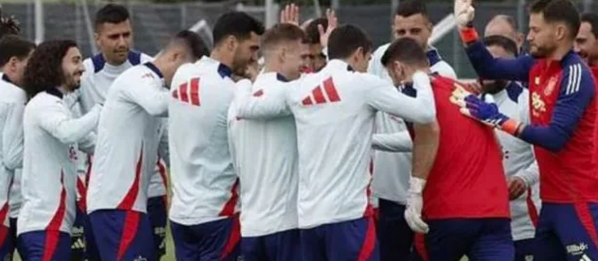 Pasillo de collejas en la selección española