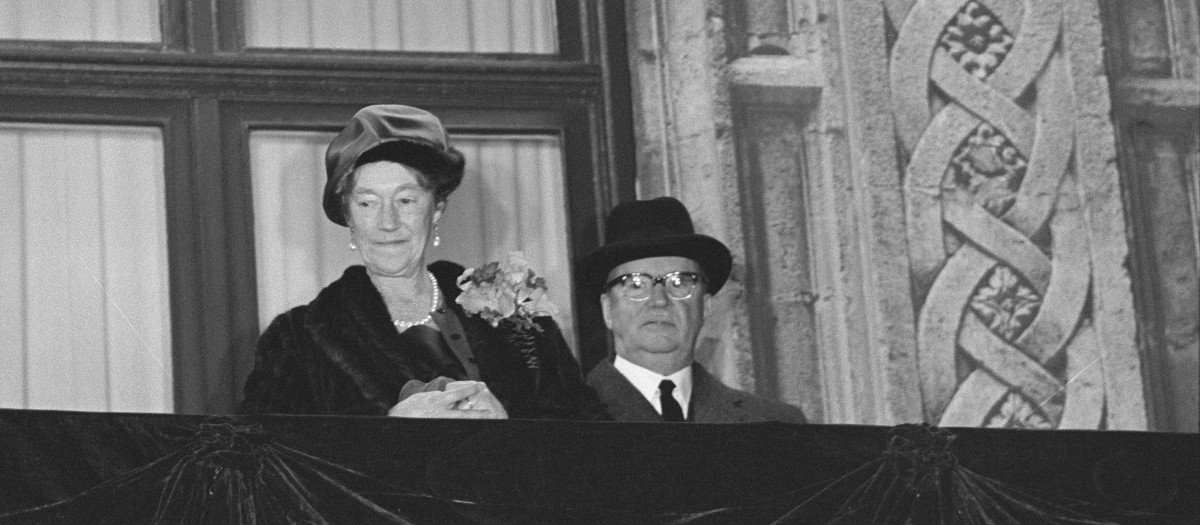 Carlota de Luxemburgo y el príncipe Félix antes de su abdicación, 11 de noviembre de 1964