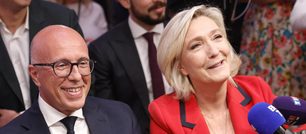 Eric Ciotti y Marine Le Pen reunidos mientras responden a los medios franceses