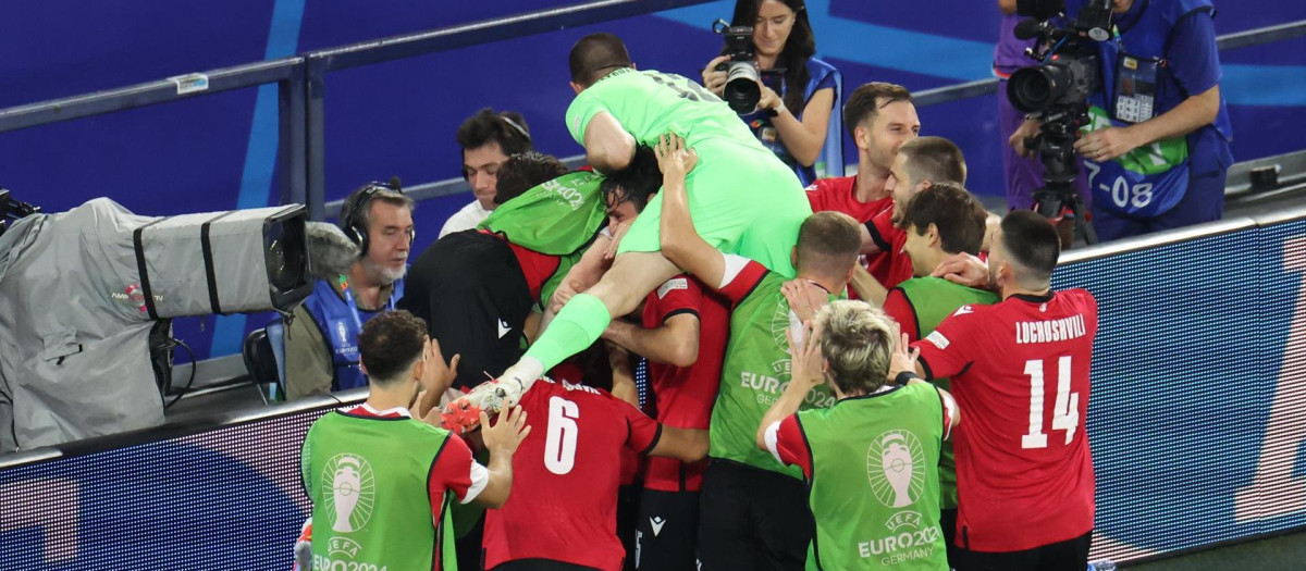 Georgia se clasifica a los octavos de final