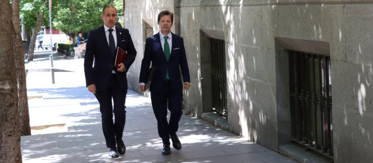El decano del Ilustre Colegio de Abogados de Madrid, Eugenio Ribón, a su llegada a los juzgados